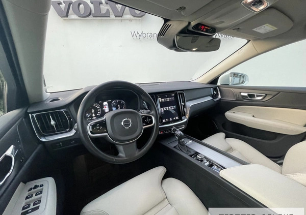 Volvo V60 Cross Country cena 144900 przebieg: 128990, rok produkcji 2019 z Warszawa małe 596